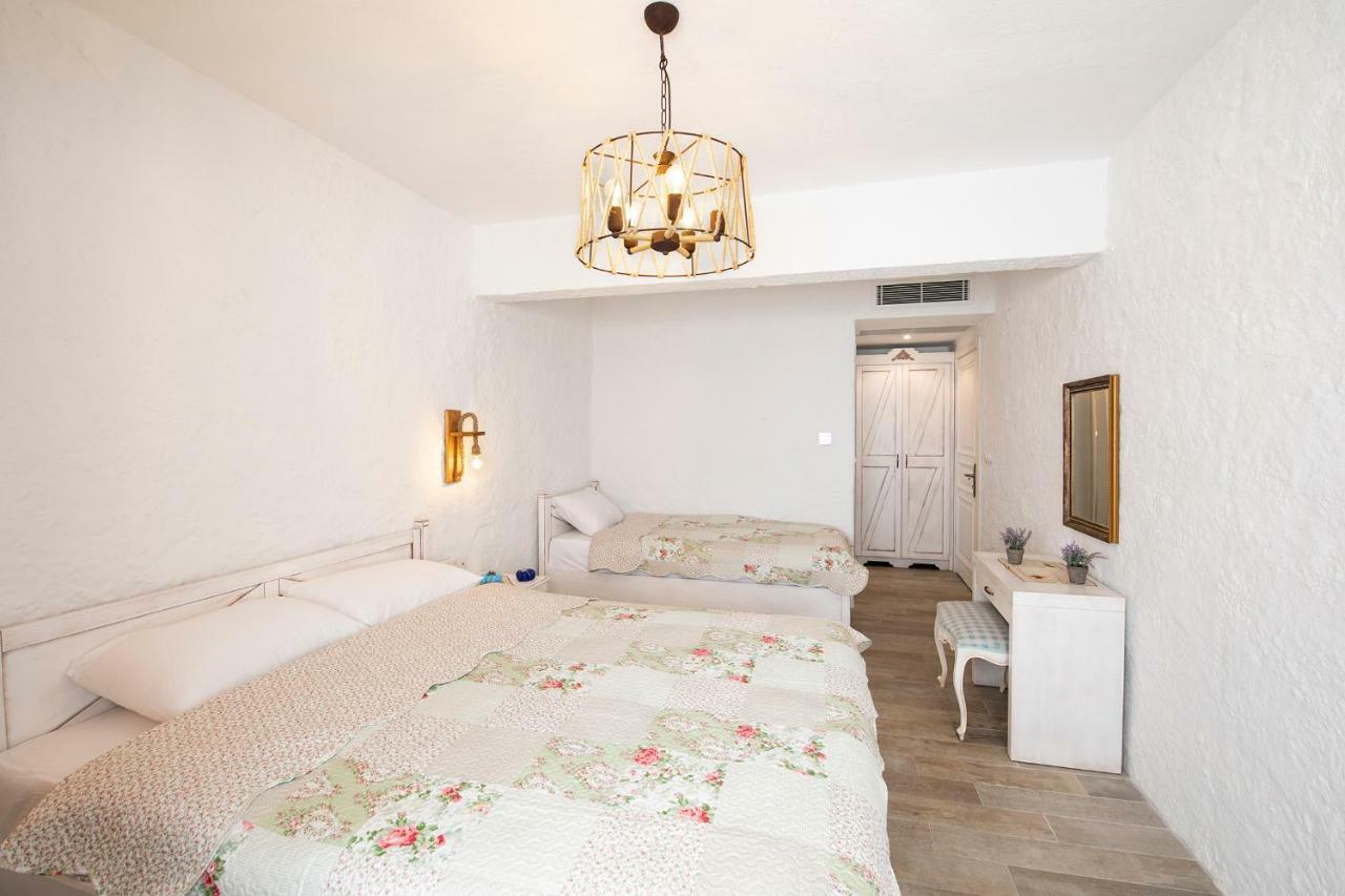 Monat Otel Alacatı Bagian luar foto